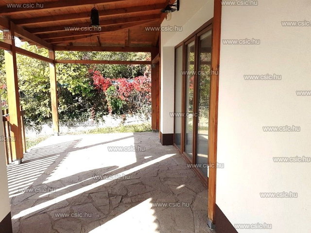 Eladó családi ház, Szentendrén 164.9 M Ft, 6 szobás