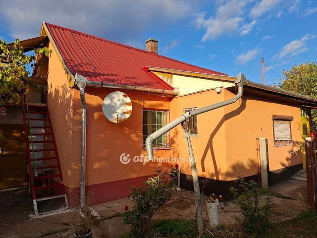 Eladó családi ház, Hajdúböszörményen 29.5 M Ft, 2 szobás