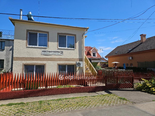 Eladó nyaraló, Hajdúszoboszlón 89 M Ft, 6 szobás