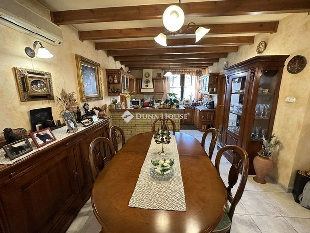 Eladó családi ház, Hernádon 99.9 M Ft, 4 szobás