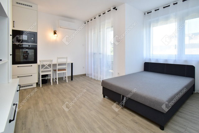 Kiadó téglalakás, albérlet, Szegeden 230 E Ft / hó, 1 szobás