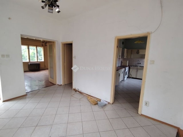 Eladó családi ház, Szegeden 66 M Ft, 2 szobás