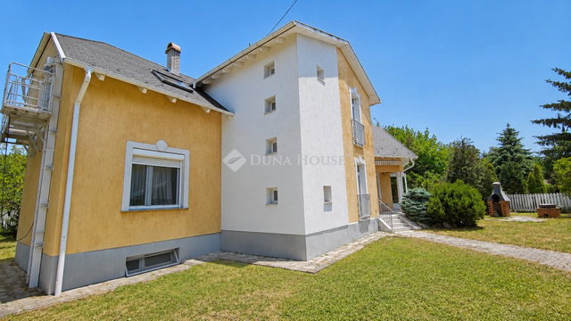 Eladó családi ház, Gödön 148 M Ft, 6 szobás