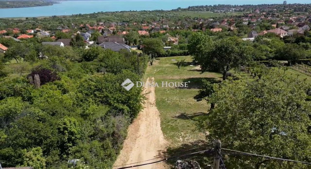 Eladó telek, Balatonalmádiban 110 M Ft / költözzbe.hu