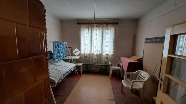 Eladó családi ház, Debrecenben 38 M Ft, 1 szobás