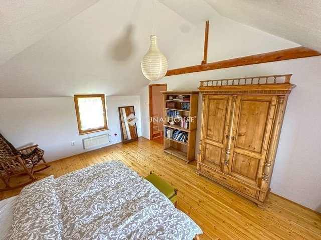 Eladó családi ház, Szentendrén 200.8 M Ft, 6 szobás