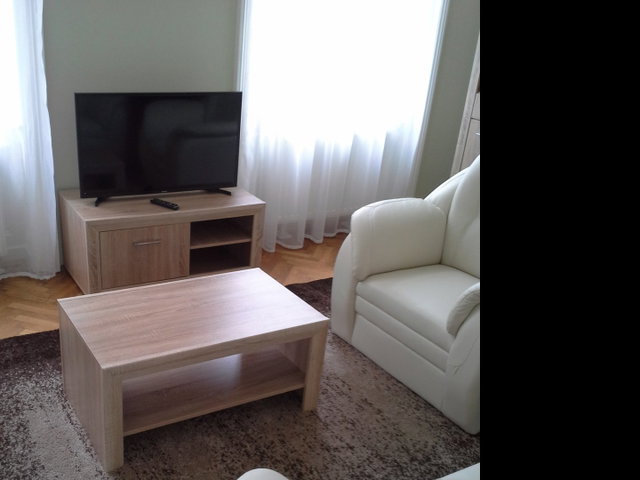 Kiadó téglalakás, albérlet, Pécsett 300 E Ft / hó, 3 szobás