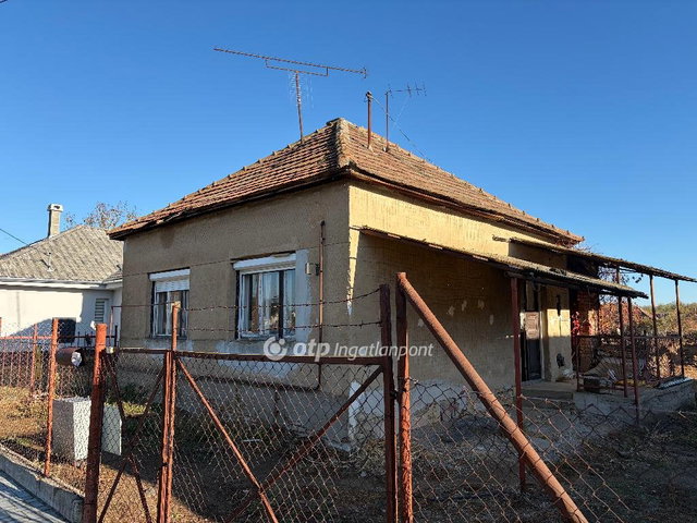 Eladó családi ház, Ipolyvecén 9.49 M Ft, 1 szobás
