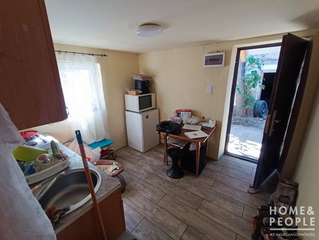 Eladó családi ház, Pusztaszeren 14.99 M Ft, 1 szobás