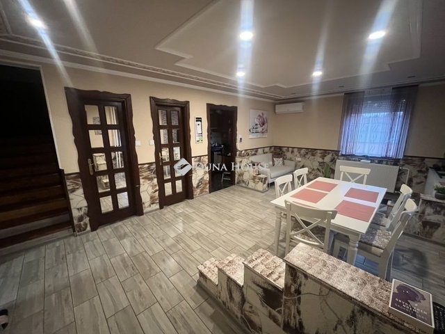Eladó családi ház, Tápiószentmártonon 68 M Ft, 5 szobás