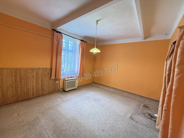 Eladó téglalakás, Vácon 29.9 M Ft, 1 szobás