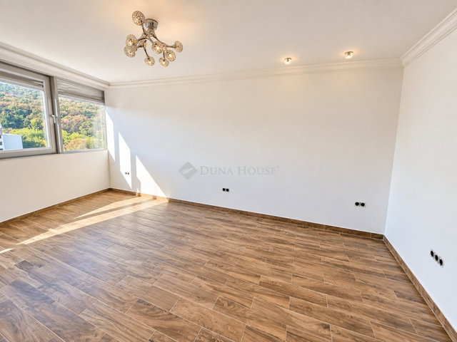 Eladó téglalakás, Budapesten, II. kerületben 89.8 M Ft, 3 szobás