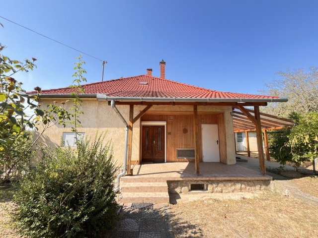 Eladó családi ház, Kaposváron, Liszt Ferenc utcában 52.9 M Ft