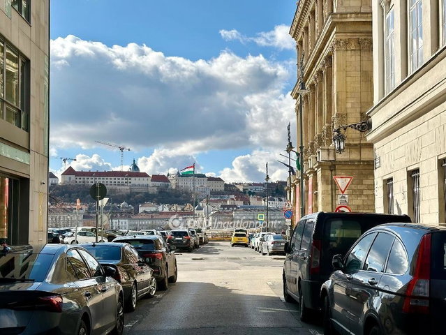 Eladó téglalakás, Budapesten, V. kerületben 224.99 M Ft