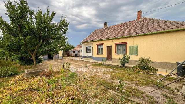 Eladó családi ház, Kónyon 48 M Ft, 3 szobás