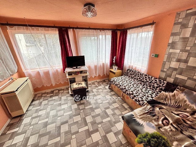 Eladó családi ház, Vecsésen 79.8 M Ft, 4 szobás
