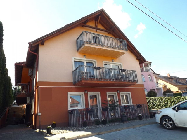Eladó családi ház, Zalakaroson 222 M Ft, 9 szobás