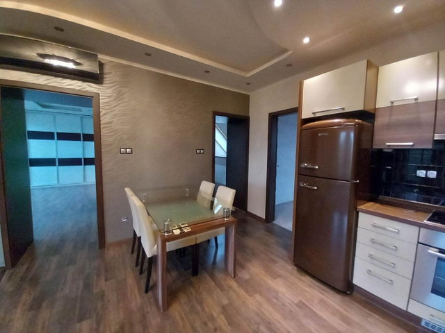 Kiadó téglalakás, albérlet, Tatán 270 E Ft / hó, 3 szobás