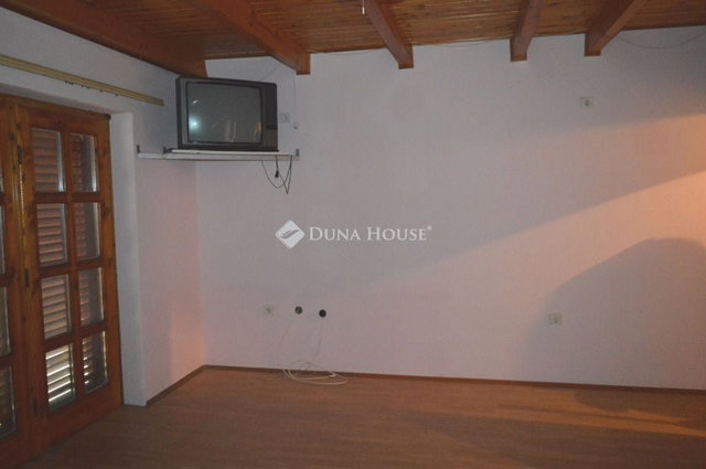 Eladó nyaraló, Tiszacsegén 31 M Ft, 3 szobás