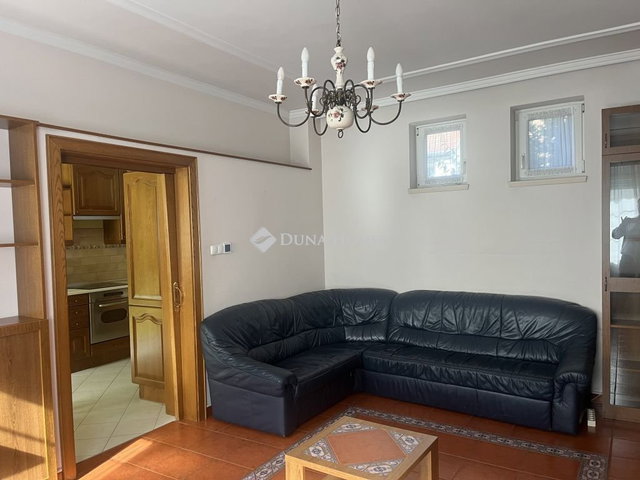 Eladó családi ház, Budakeszin, Fő utcában 86 M Ft, 2+1 szobás