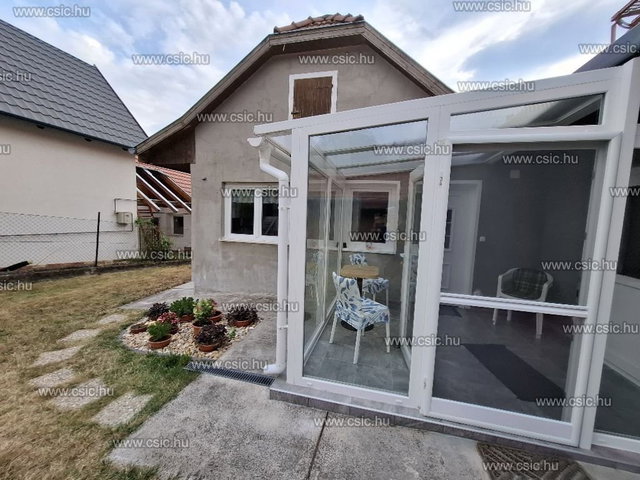Eladó családi ház, Pomázon 95 M Ft, 3 szobás