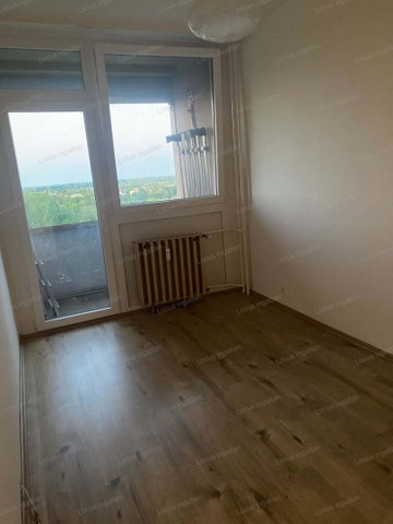 Eladó panellakás, Szolnokon 28.9 M Ft, 2 szobás