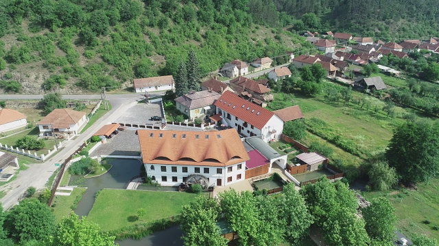 Eladó hotel, Szinpetrin 1266.87 M Ft / költözzbe.hu