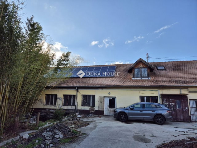 Eladó családi ház, Tatán, Sport utcában 399 M Ft