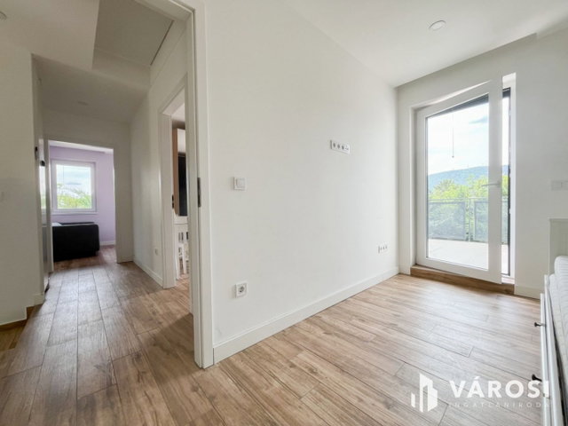 Kiadó ikerház, albérlet, Budapesten, III. kerületben, 5 szobás