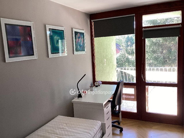 Eladó téglalakás, Pécsett 114.9 M Ft, 2+2 szobás