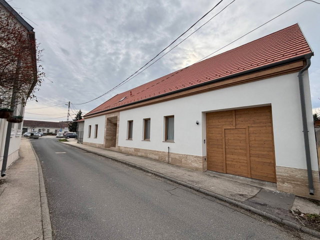 Kiadó iroda, Tatán 350 E Ft / hó, 3 szobás