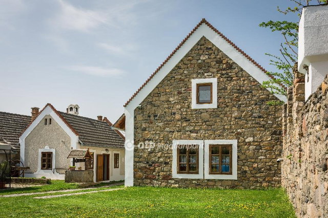 Eladó családi ház, Szentbékkállán 365 M Ft, 5 szobás