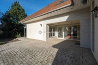 Eladó családi ház, Budaörsön 350 M Ft, 10 szobás
