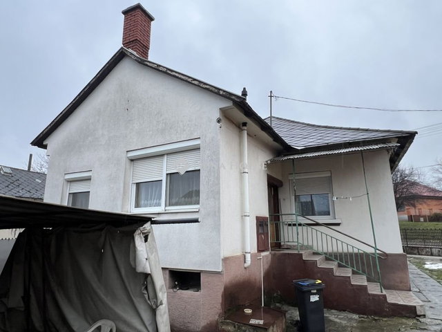 Eladó családi ház, Bakonycsernyén 48 M Ft, 3 szobás