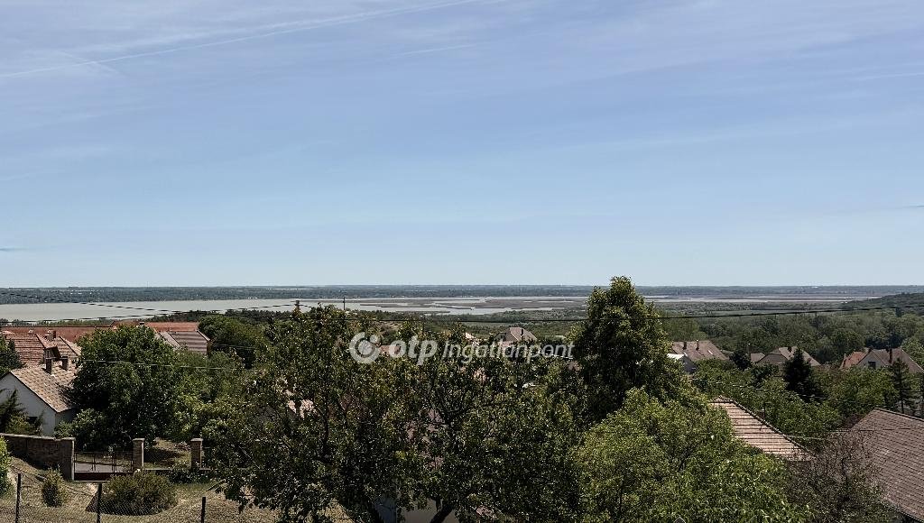 703m² · 46.900.000 ft