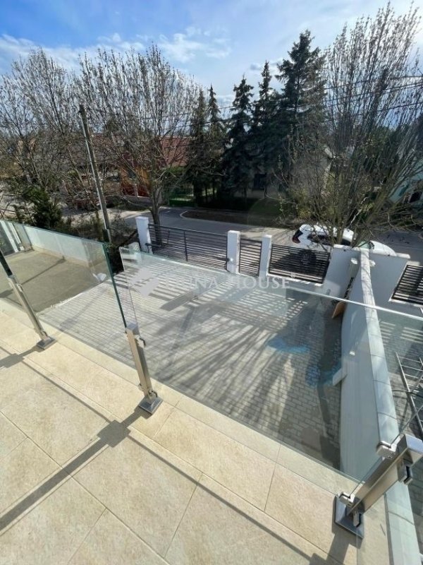 5 bed · 157m² · 179.900.000 ft