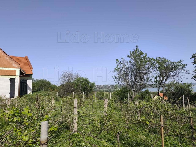 Eladó mezogazdasagi ingatlan, Balatonalmádiban 181.1 M Ft