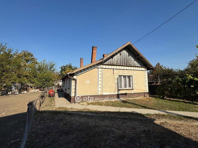 Eladó családi ház, Nádudvaron 13.5 M Ft, 1+1 szobás