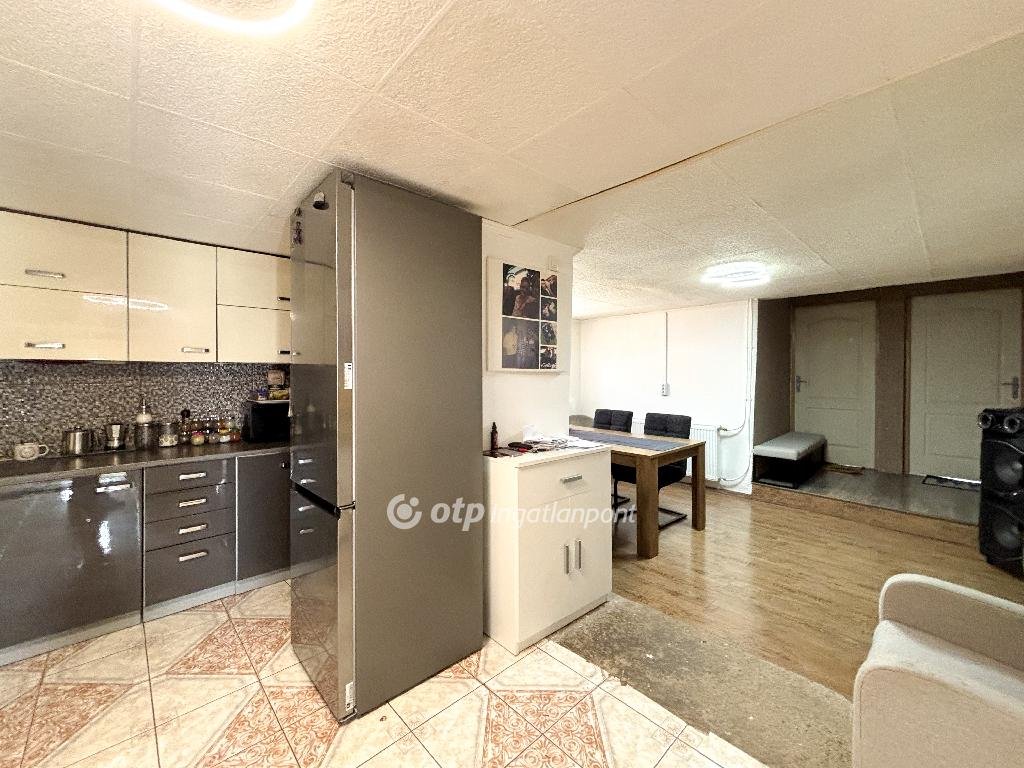 4 bed · 77m² · 41.990.000 ft