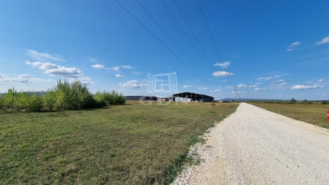 Eladó ipari ingatlan, Székesfehérvárott 76.37 M Ft