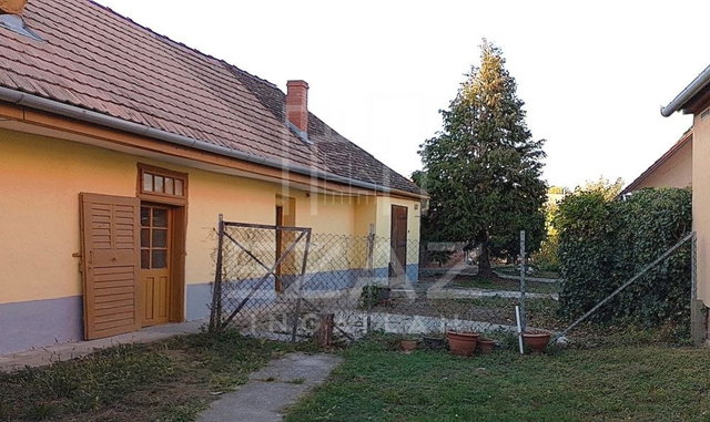 Eladó családi ház, Villányban 27.5 M Ft, 2 szobás
