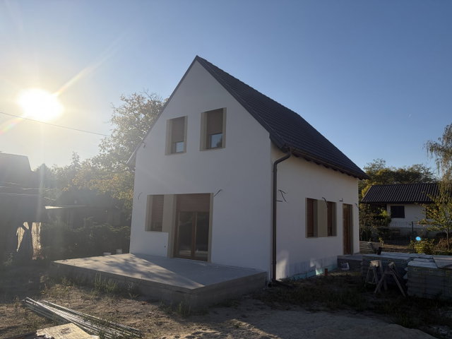 Eladó családi ház, Szigethalmon 93 M Ft, 3+1 szobás