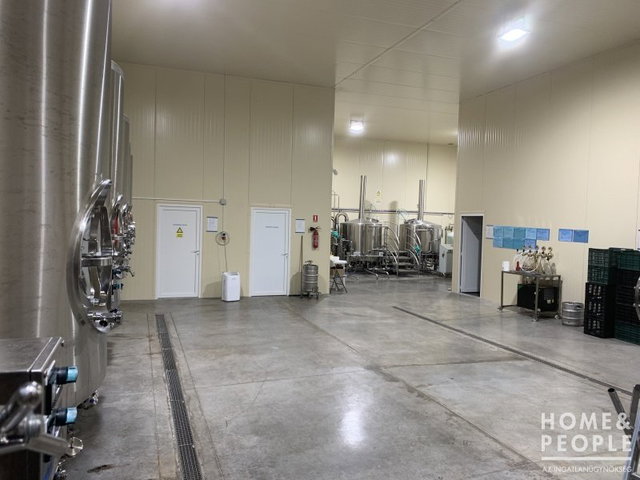 Eladó ipari ingatlan, Hódmezővásárhelyen 115 M Ft, 4+6 szobás