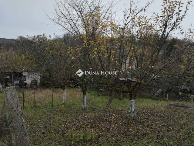 Eladó telek, Pécsett, Hosszú-földi utcában 4.5 M Ft
