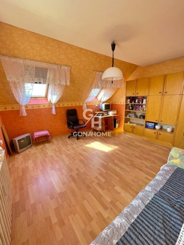 Eladó téglalakás, Veszprémben 64.99 M Ft, 2+2 szobás