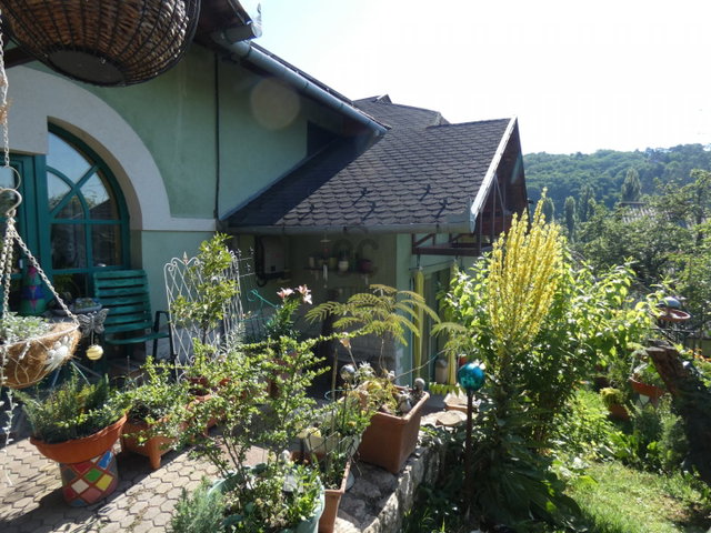 Eladó családi ház, Pécsett 129.9 M Ft, 5 szobás
