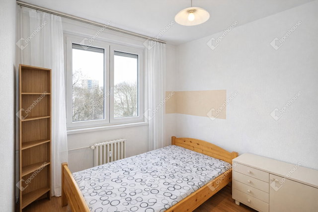 Eladó panellakás, Szegeden 57.99 M Ft, 3 szobás