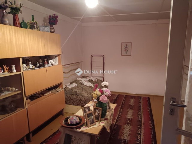 Eladó családi ház, Csemőn 20.9 M Ft, 3 szobás