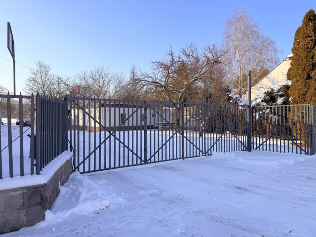Kiadó ipari ingatlan, Pécsett, Kisbalokány dűlőn 850 E Ft / hó