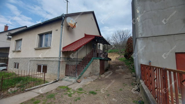 Eladó családi ház, Kaposváron 33.5 M Ft, 3 szobás